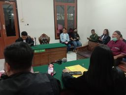 Tak Terima Istri Dilecehkan, Moch Swaris Diadili