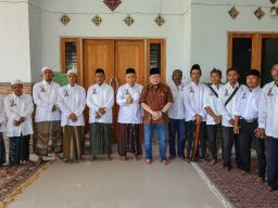 Kunjungi Ponpes di Pasuruan, LaNyalla Didoakan Kiai Sukses Perjuangkan Kembali ke UUD 1945 Naskah Asli