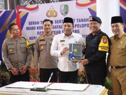 Polda Jatim Terima Hibah Tanah dari Pemkab Sampang, Untuk Pembangunan Kompi Brimob