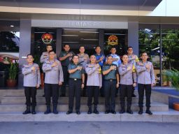 Kadiv Humas Terima Kunjungan Kapuspen TNI, Sinergitas Kunci Lewati Tantangan