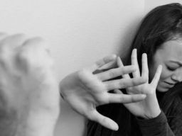 Tak Terima Dianiaya, Istri Laporkan Suami ke Polrestabes Surabaya