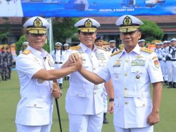 Dipimpin Kasal, Komandan Puspenerbal Hadiri Sertijab Pangkoarmada Rl