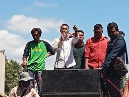 Bupati Sumbawa Dituding Gagal Sejahterakan Petani