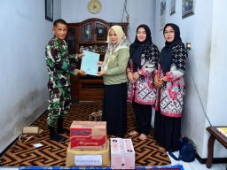 Jumat Berkah Puspenerbal Berlanjut, Tiga Warakawuri Dapatkan Taliasih