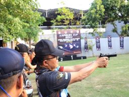 Komandan Puspenerbal Hadiri Lomba Menembak Kapolda Jatim Cup 2024