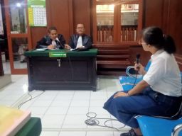 Modus Jual Beli Sembako, Maria Helena Di adili