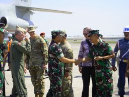 Komandan Puspenerbal Sambut dan Antar Panglima TNI dan Kepala Staf Angkatan Menuju Puslatpur 5 Baluran