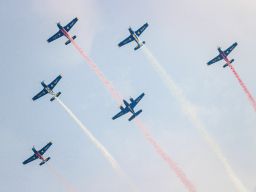 Rajawali Laut Flight Tampil Memukau di Puncak HUT TNI dengan Wajah Baru