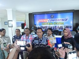 Penyelundupan 54 Kg Komoditas Kalajengking Berhasil Digagalkan Satgaspam TNl AL Bandara Juanda