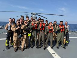 Helikopter Panther AS 565 MBe Satgas MTF TNI Konga XXVIII-P/UNIFIL Latihan DLP dan Vertrep dengan Kapal Perang Jerman