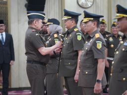 Estafet Kepemimpinan, Jaksa Agung Lantik Dr Kuntadi Sebagai Kajati Jatim Yang Baru