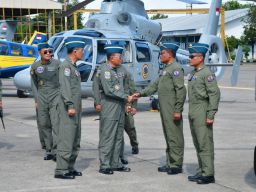 Jelang Sertijab, Komandan Puspenerbal Jalani Tradisi Admiral Inspection
