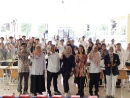 Dosen Pembina Kemahasiswaan FISIPOL UNESA Gelar PKM Penguatan Karakter Siswa Lewat Konten Digital
