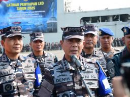 Komandan Puspenerbal Hadiri Apel Gelar Pasukan Latihan Kesiapsiagaan Operasional TNI AL TA 2025