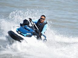 Komandan Puspenerbal Jajal ‎Olahraga Jetski Disela Ajang Fin Swimming Selat Madura Piala Kasal 2025