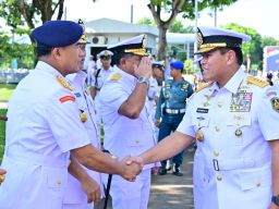 Komandan Puspenerbal Hadiri Upacara Militer Peresmian Validasi Organisasi di Lingkungan TNI AL