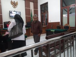 Curangi Takaran Minyak Kita, Terdakwa Sukiman Divonis 10 Bulan Tampa Menjalani