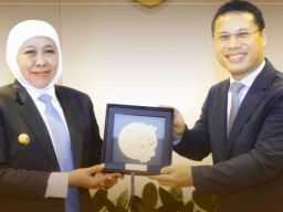 Gubernur Khofifah Didampingi Kadisdik Jatim Audiensi Dengan Menteri Pendidikan Singapura