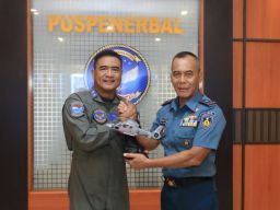 Komandan Puspenerbal Terima Courtesy Call Gubernur Akademi Angkatan Laut