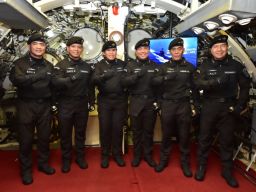 Komandan Puspenerbal Laksda TNl Bayu Alisyahbana Terima Brevet Hiu Kencana