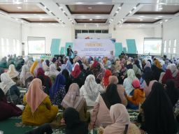 MI Al Fithrah Gelar Seminar Parenting Islami, Tanamkan Empati dan Pengelolaan Emosi Anak Sejak Dini