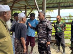 Wadan Kodaeral IX Tinjau Karya Bakti Renovasi Mesjid Raya Sepa di Maluku Tengah