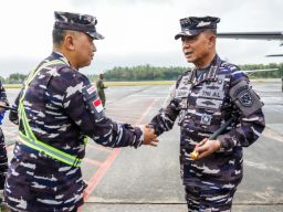 Pangkoarmada RI Bertolak ke Sorong, Dankodaeral IX Lepas Keberangkatan di Ambon