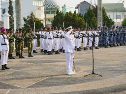 Peringati HUT ke-81 TNI, Wadan Kodaeral IX Pimpin Ziarah di TMP Kapahaha Tantui