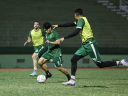 Persebaya Dituntut Bangkit, Madura United Datang Memburu Poin