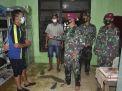 DANYON HOWITZER 2 MARINIR KUNJUNGI RUMAH ANGGOTA TERDAMPAK BANJIR