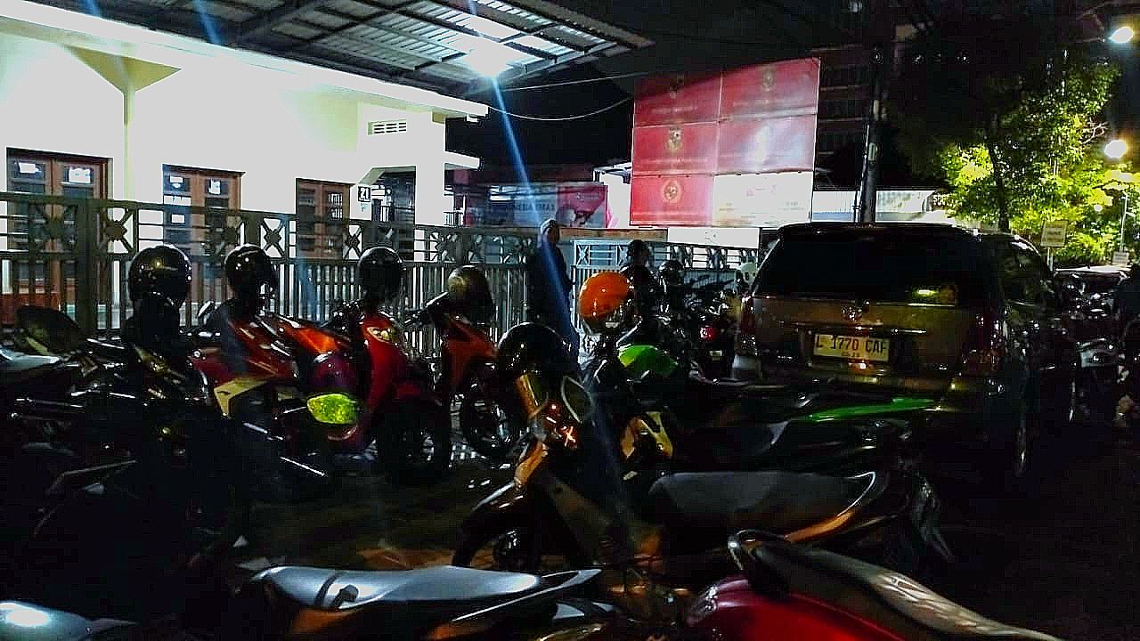 Oknum Dishub Kota Surabaya Diduga Kerja Sama Parkir Liar Narik Sepuluh Ribu Per Sepeda Motor
