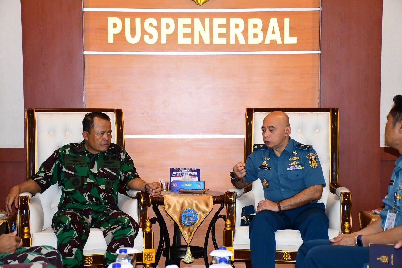 Komandan Puspenerbal Terima CC Kadisinfolahtah Mabesal