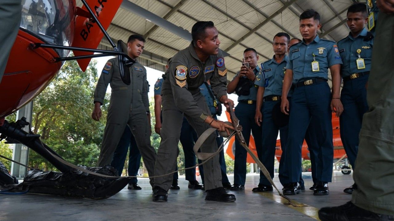ABK KRI Yos Sudarso Berlatih Helideck Party di Sarang Gurita Wing Udara 2 Puspenerbal