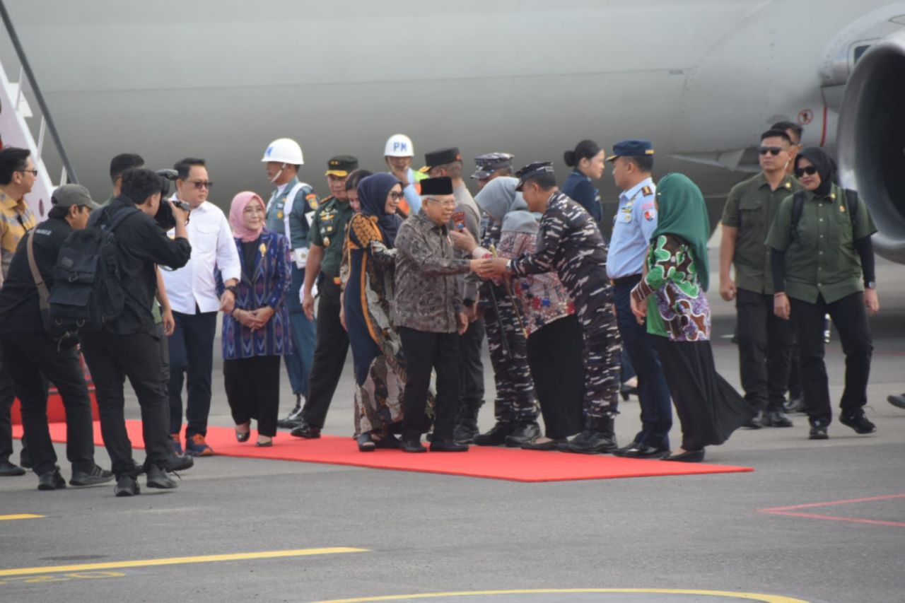 Komandan Lanudal Juanda Sambut Kedatangan RI-2