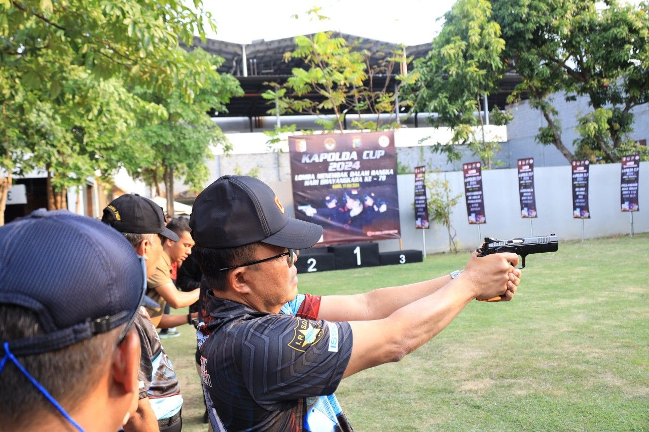 Komandan Puspenerbal Hadiri Lomba Menembak Kapolda Jatim Cup 2024
