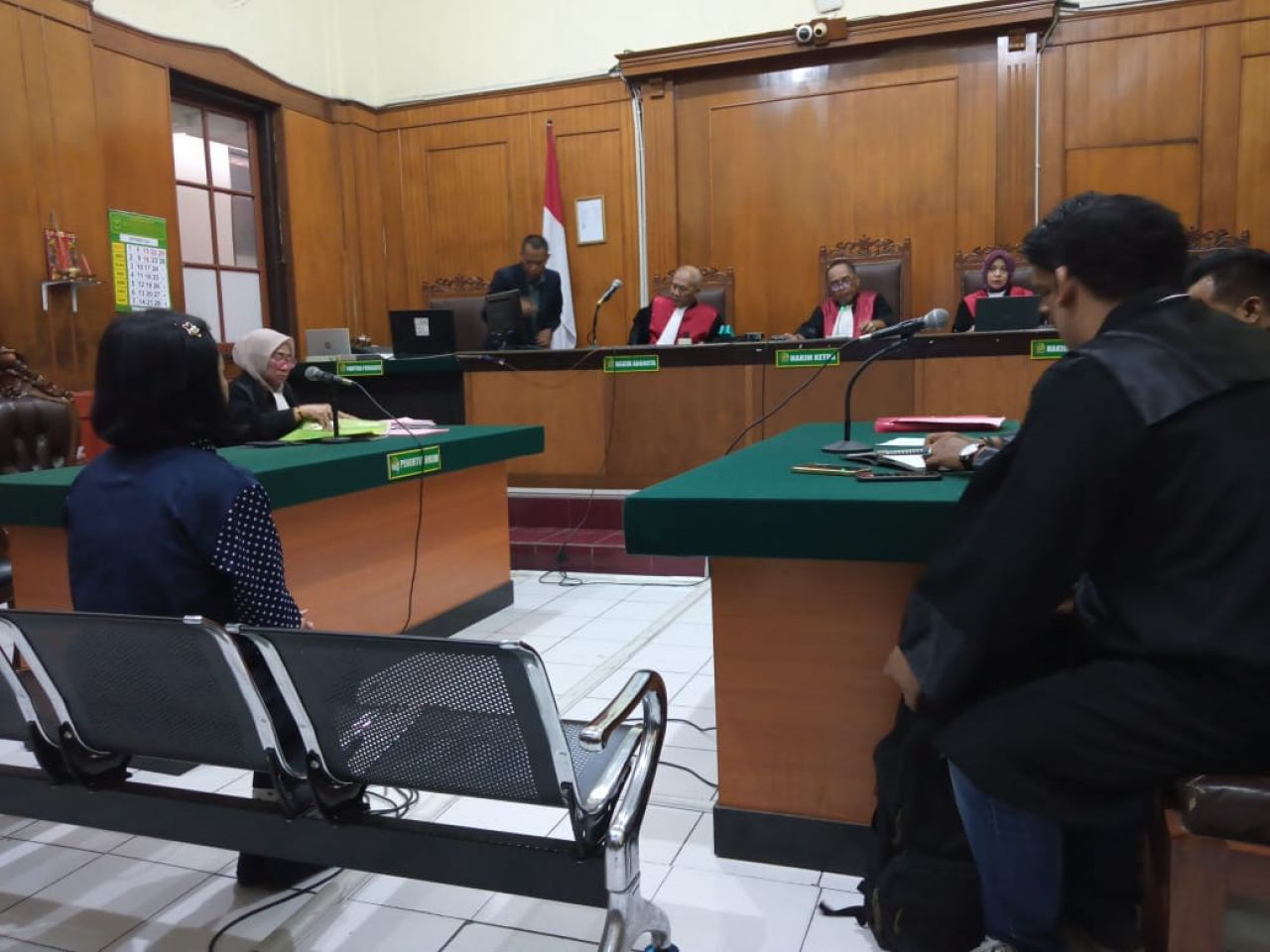 Majelis Hakim Taufan Mandala : Vonis Bebas Dwi Kurniawati Pemalsuan Surat Kerja