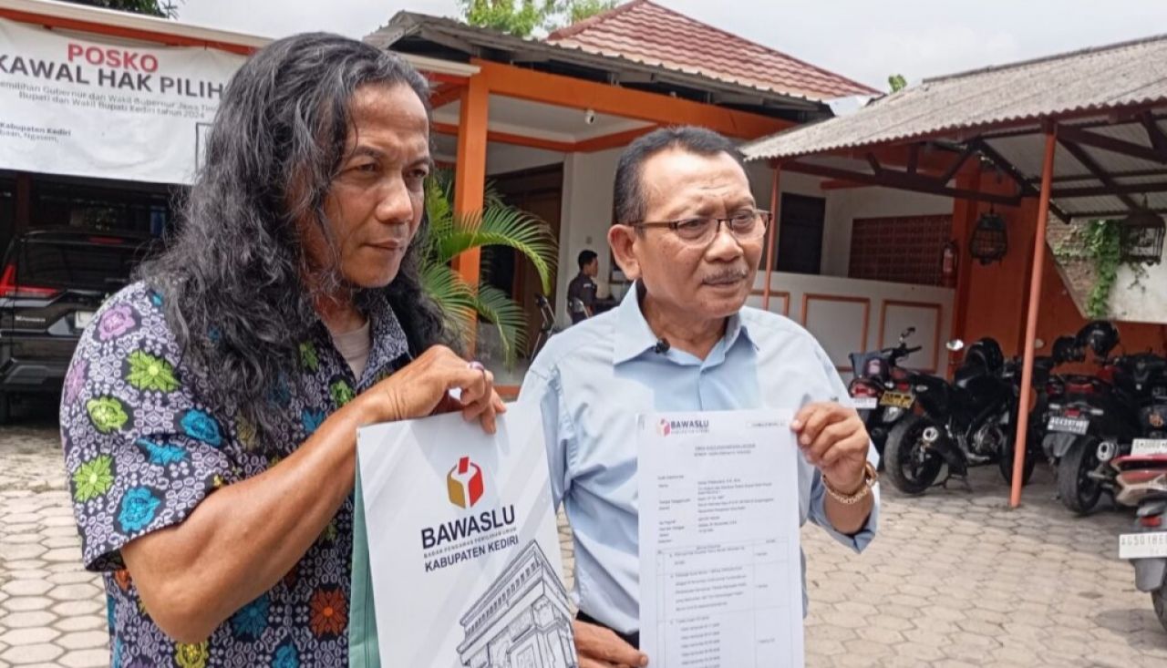 Tim Hukum Cabup Kediri Deny - Mudawamah Laporkan Dugaan Pelanggaran Kampanye