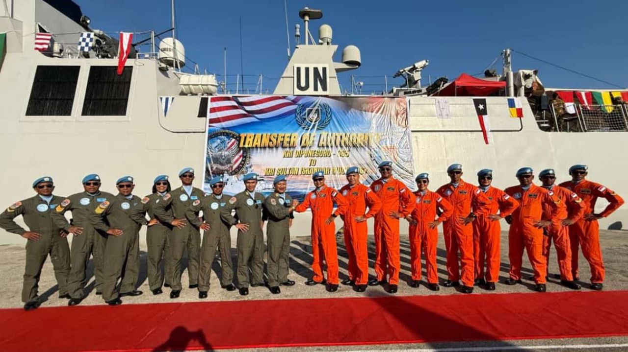 Lanjutkan Misi, Air Crew HS-1305 Serahkan Penugasan Maritime Taks Force kepada Air Crew HS-1306