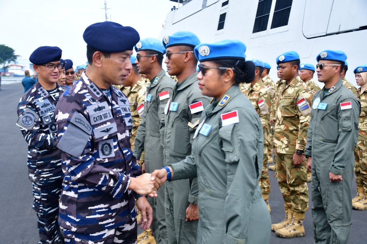 Dirops Puspenerbal Hadiri Penyambutan Satgas MTF TNI Kongo UNIFIL XXVIII-O Kembali di Pangkalan Surabaya
