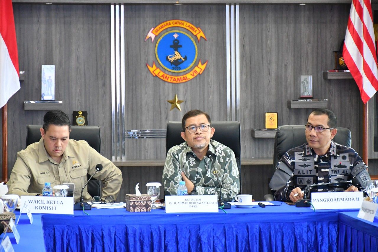 Pangkoarmada II Dampingi Komisi I DPR RI dalam RDP Panja Keamanan Laut di Lantamal VII Kupang