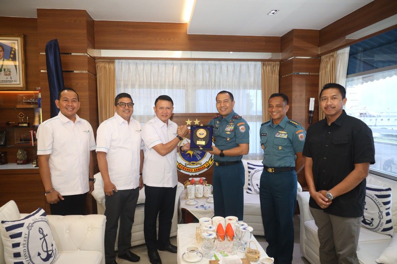 Pangkoarmada II Terima Kunjungan Silaturahmi Laksda TNI (Purn) Bambang Wiratama