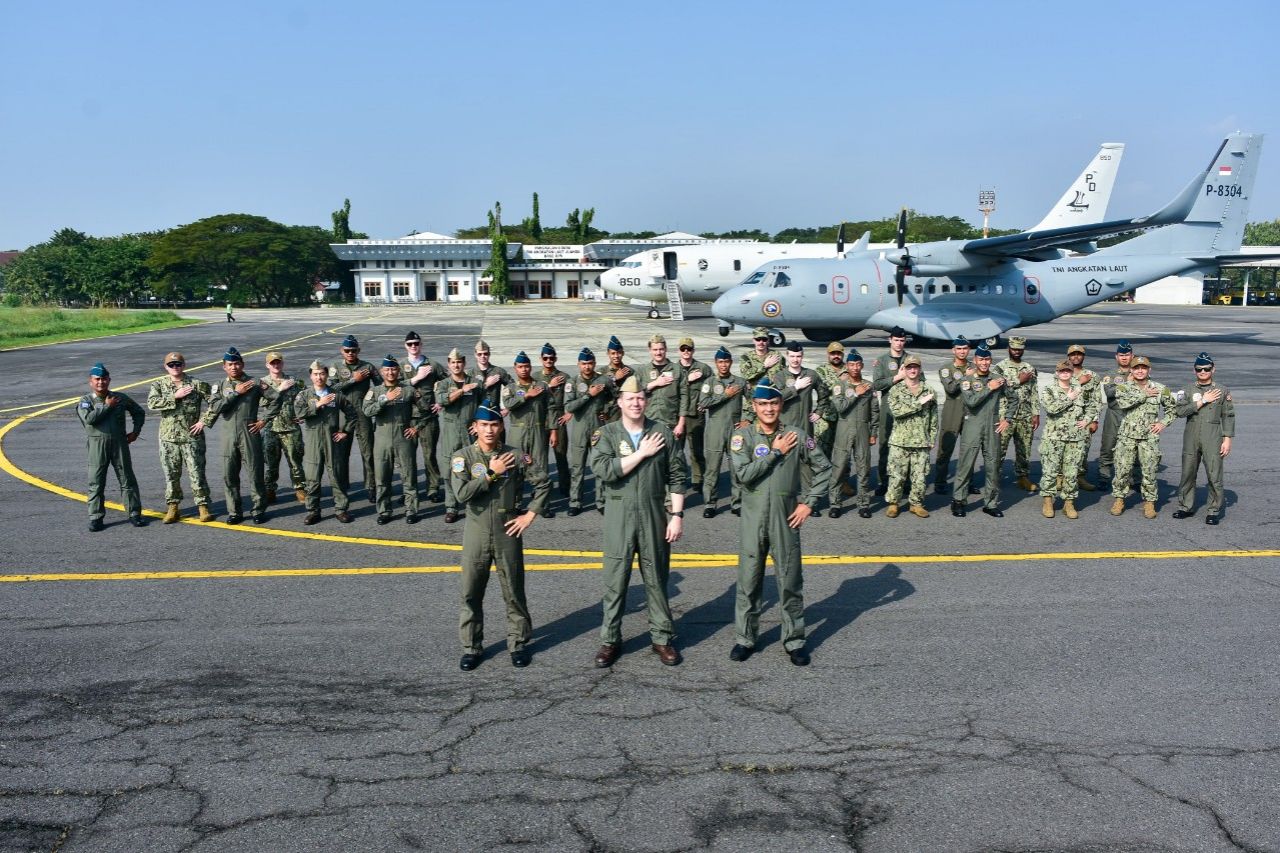 Pesawat Udara CN235 TNI AL Surfex Bersama Poseidon Amerika