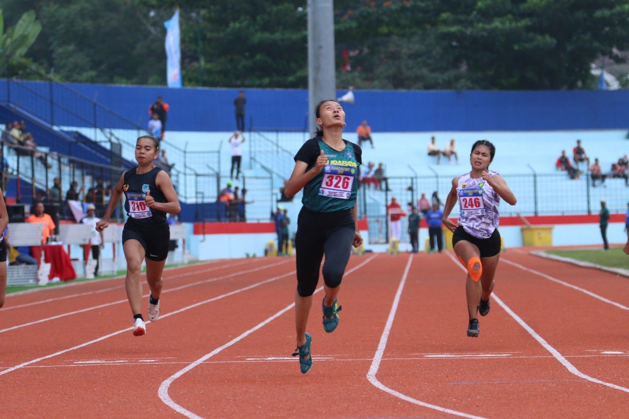 Sprinter Surabaya dan Tulungagung Berbagi Emas Atletik 100 Meter Putra-Putri