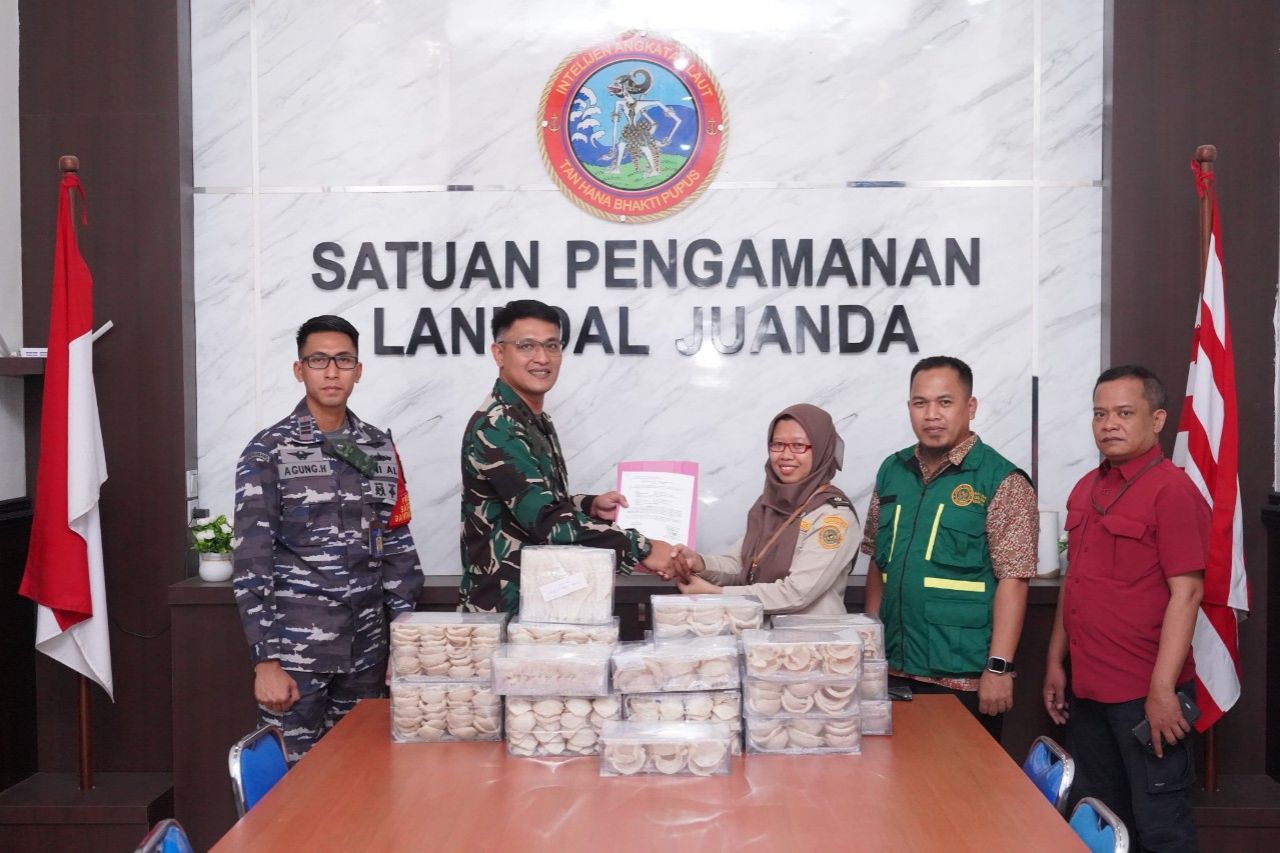 Pengiriman 15,8 Kg Sarang Burung Walet Ilegal, Digagalkan ‎Satgaspam TNI AL Bandara Juanda