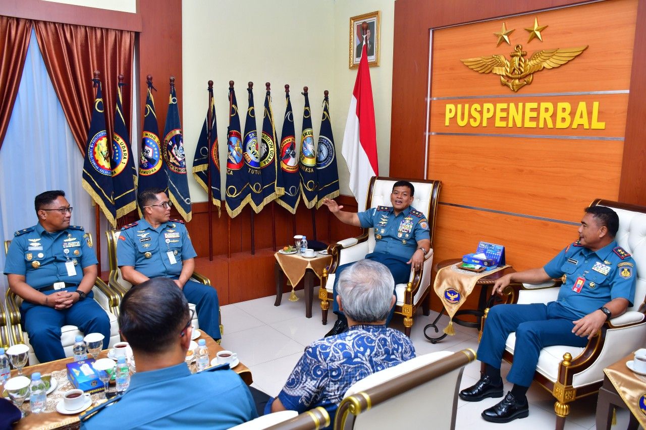 Komandan Puspenerbal Terima Courtesy Call Pangkoarmada lll