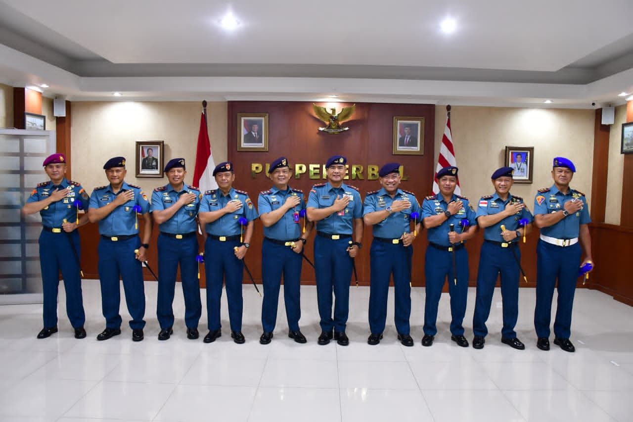 Komandan Puspenerbal Terima Courtesy Call Sembilan Pati TNl AL