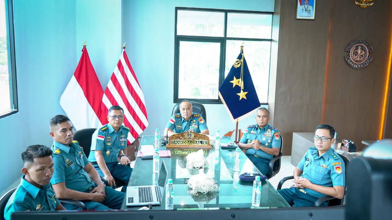 Komandan dan Tim Zl Kodaeral lX Ikuti Pengarahan Ketua Tim Pelaksana Reformasi Birokrasi TNI AL