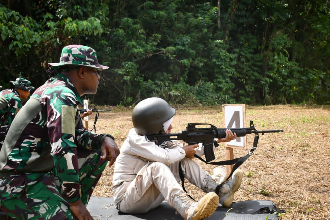 Bukan Militer Tetapi ASN Kodaeral lX Harus Mahir Menembak, Tarikan Picu Meremas Bukan Menghentak