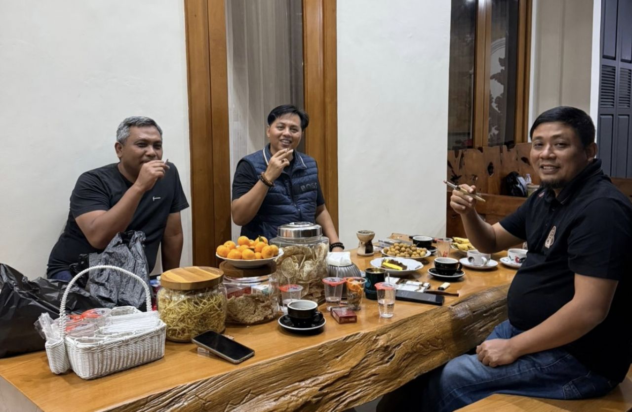 PIONIR EKSPOR ROKOK MADURA TEMBUS PASAR ASIA DAN EROPA