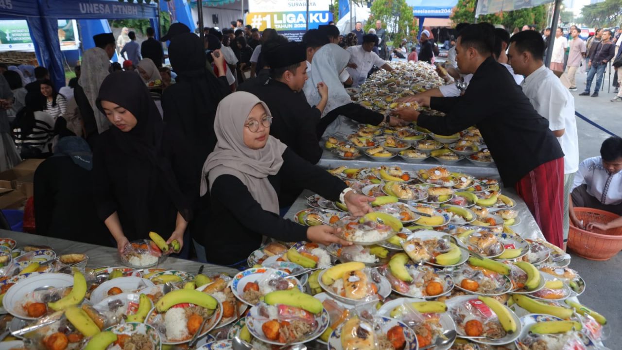 UNESA Total Bagikan 99.000 Menu Buka Bersama Selama 22 Hari Saat Ramadhan 1447 H